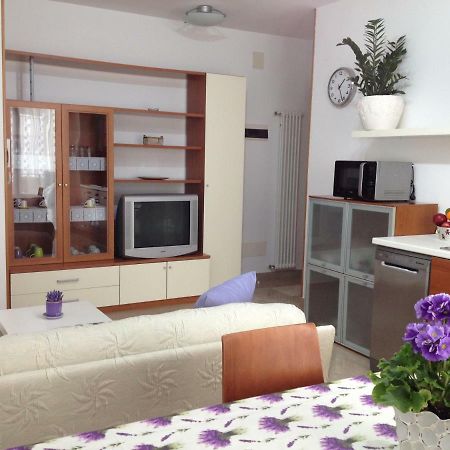 Aloe Beach Apartments, Ombrellone, Parcheggio E Uso Di Biciclette Gratis ريميني المظهر الخارجي الصورة