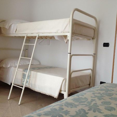 Aloe Beach Apartments, Ombrellone, Parcheggio E Uso Di Biciclette Gratis ريميني المظهر الخارجي الصورة