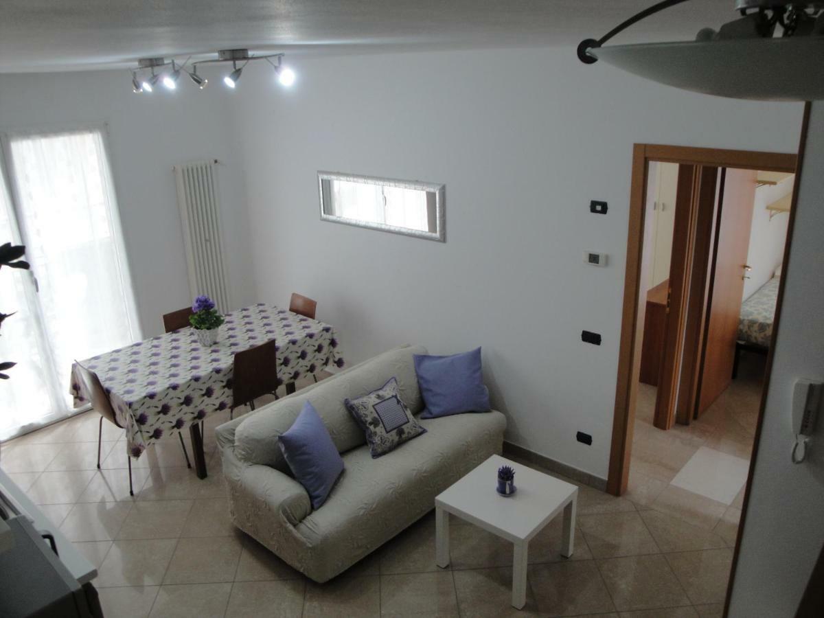 Aloe Beach Apartments, Ombrellone, Parcheggio E Uso Di Biciclette Gratis ريميني المظهر الخارجي الصورة