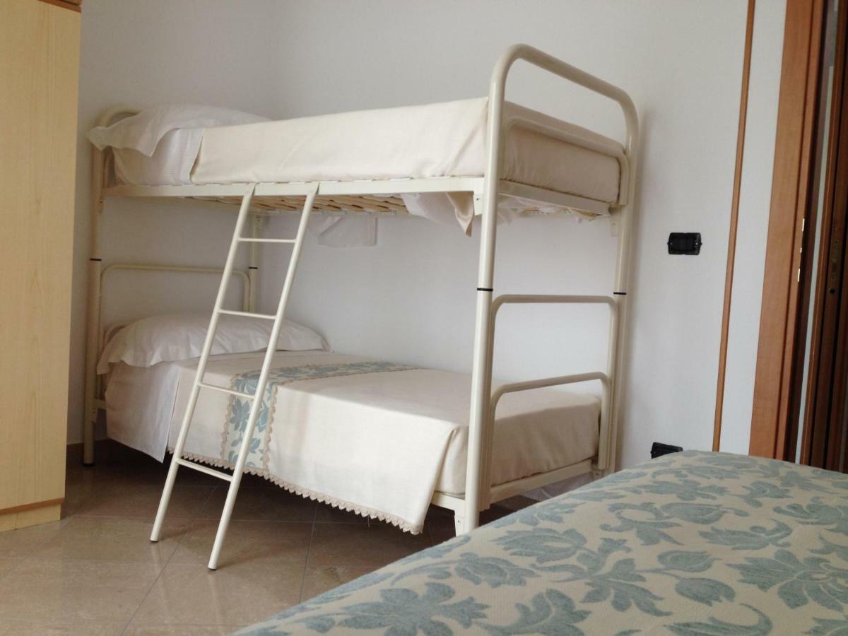 Aloe Beach Apartments, Ombrellone, Parcheggio E Uso Di Biciclette Gratis ريميني المظهر الخارجي الصورة